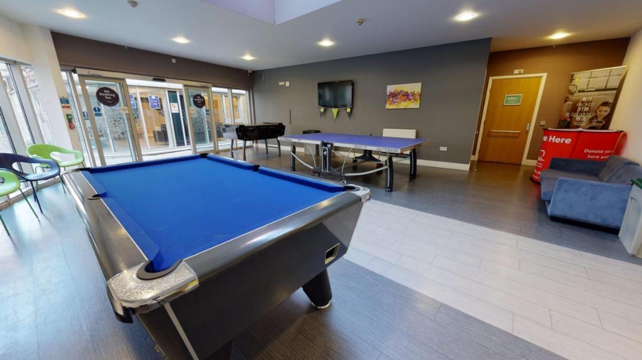 For Students Only Contemporary At Iq Hoxton In Apartament