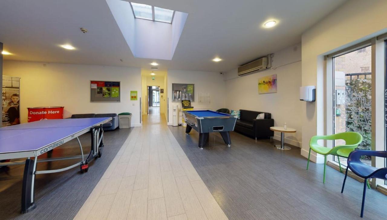 For Students Only Contemporary At Iq Hoxton In Londra